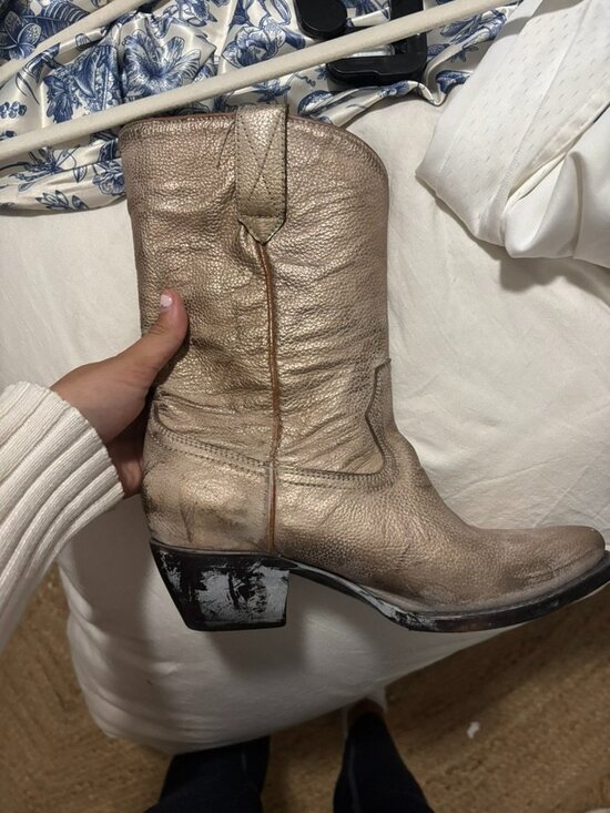 Frye Women FRYE metallic western boots!